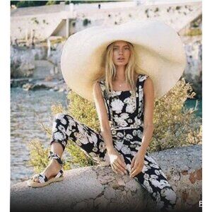 SIR. Bellagio Linen Black White Floral Wide Leg Jumpsuit w/ Ruffle Straps - Sz 4
